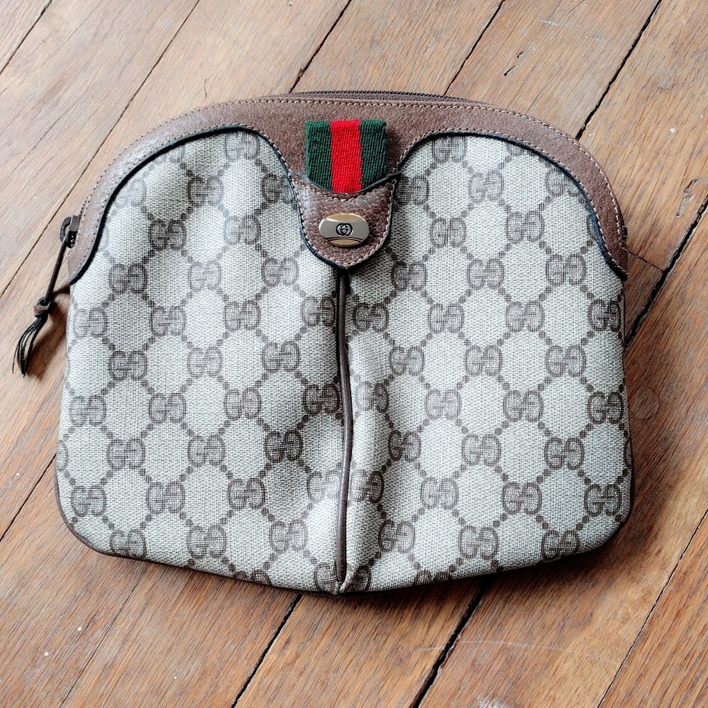 Vtg Gucci GG Supreme Monogram Logo Clutch v-day
